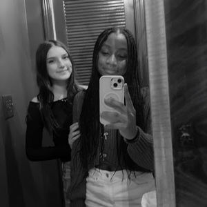 Meet your Posher, Lilika